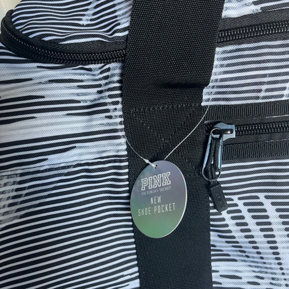 NWT Victoria's Secret Pink Duffle Bag Workout Sports Tote Tropical Palm Leaves - Picture 7 of 7